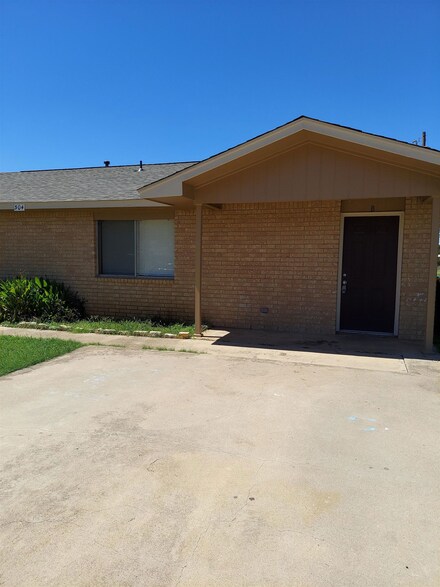 304 Avenue R, Marble Falls, TX 78654