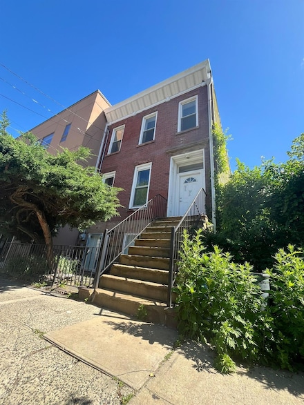 130 Van Dyke St, Brooklyn, NY 11231