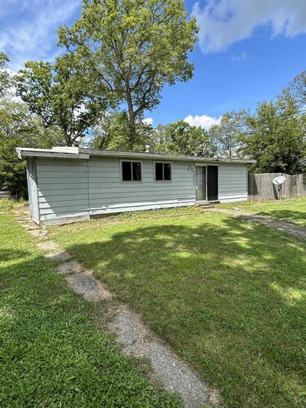 2429 Monterey Cir, Kalamazoo, MI 49004