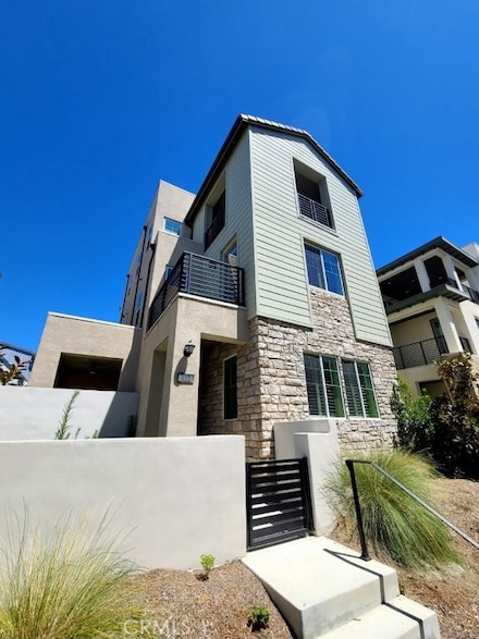 122 Scale, Irvine, CA 92618