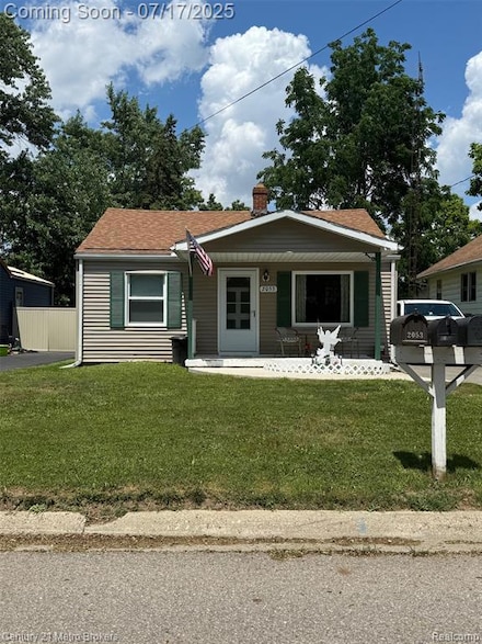 2053 E Whittemore Ave, Burton, MI 48529