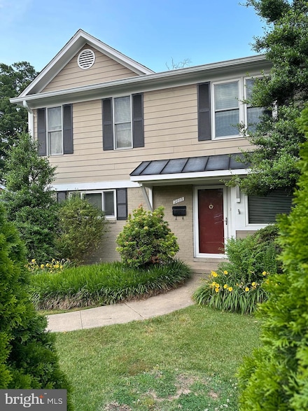 2609 N Sycamore St, Arlington, VA 22207