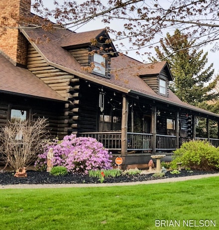 6325 142nd Ave, Holland, MI 49423