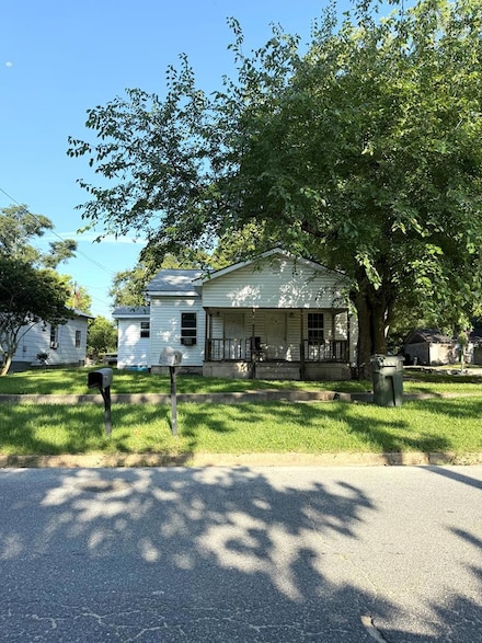 615 1st St NW, Moultrie, GA 31768