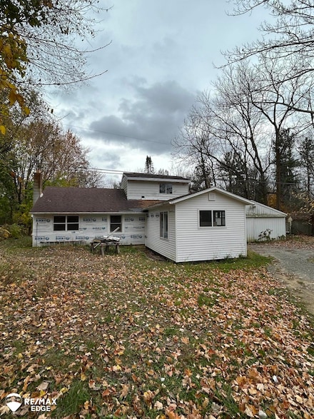 7174 N Center Rd, Mount Morris, MI 48458