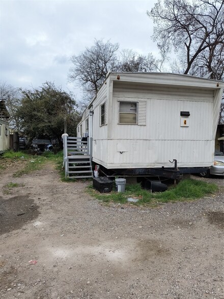 113 Busch St Unit 5, Houston, TX 77060