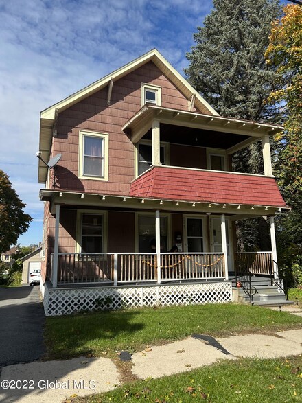 1917 Avenue B, Schenectady, NY 12308