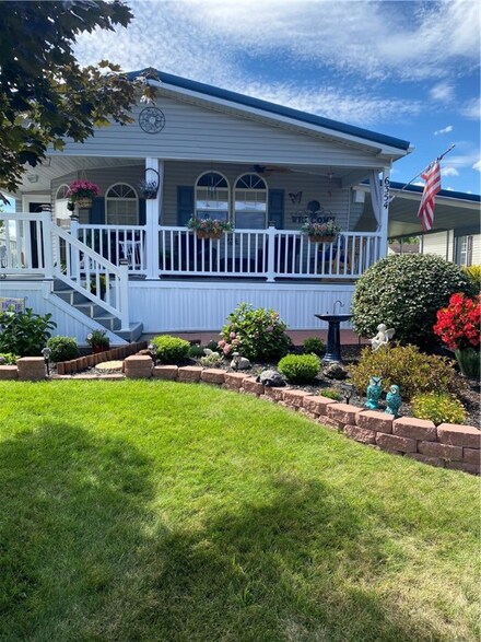 6354 Kims Dr, Victor, NY 14564