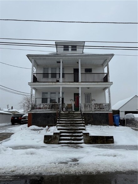 42 Wales St, Cranston, RI 02920