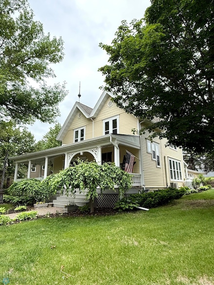 702 Ash St, Lisbon, ND 58054