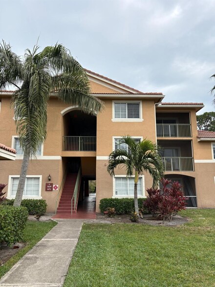 3665 NW Mediterranean Ln Unit 108, Jensen Beach, FL 34957