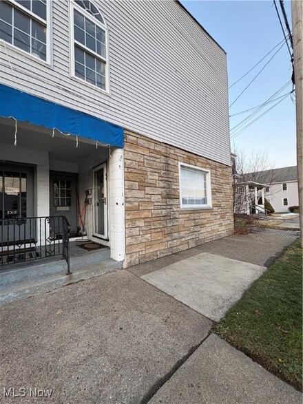 66 W Main St, East Palestine, OH 44413