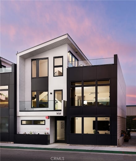 502 W Balboa Blvd, Newport Beach, CA 92661
