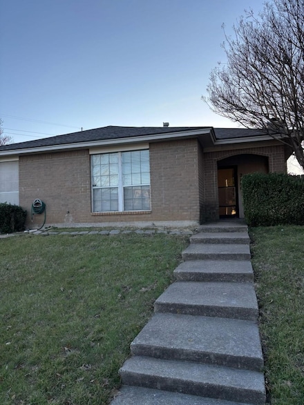 2100 Valleywood Dr, Arlington, TX 76013