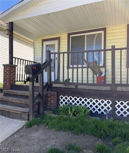 3919 E 57th St, Cleveland, OH 44105