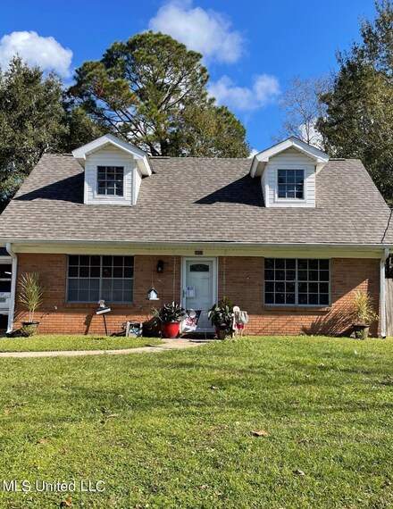 3802 Sherwood St, Pascagoula, MS 39581