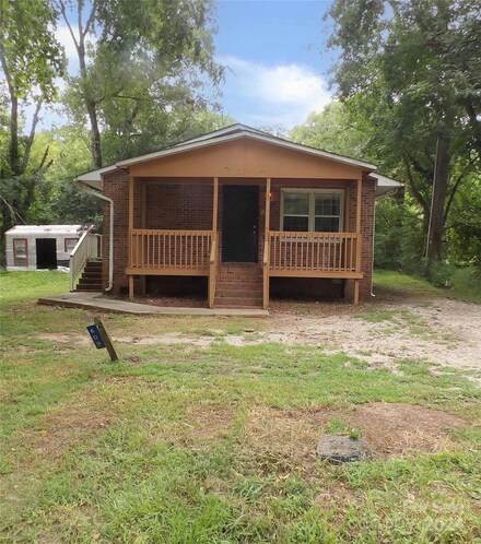 609 N Market St, Lancaster, SC 29720