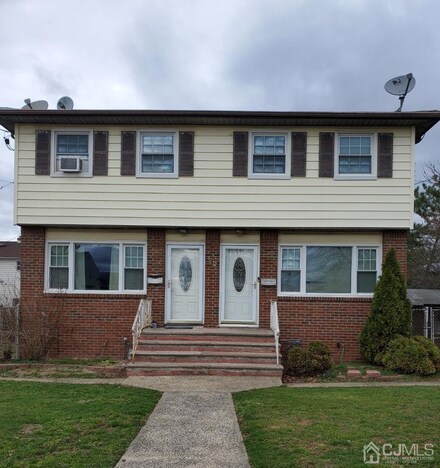82 Romanowski St, Carteret, NJ 07008
