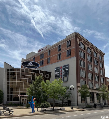316 SW Washington St Unit 603, Peoria, IL 61602