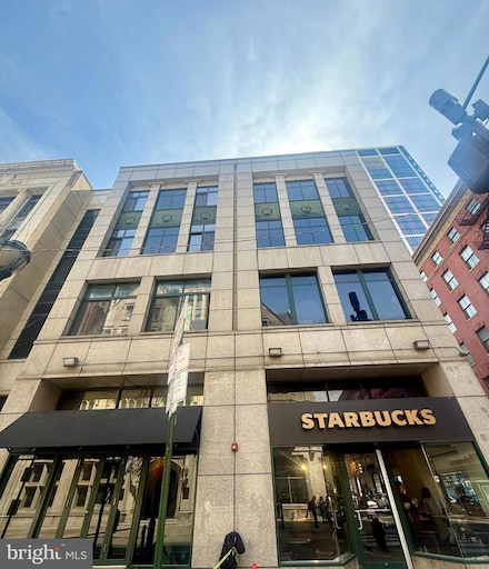 1128 Walnut St, Philadelphia, PA 19107