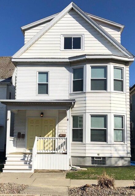 105 3rd St, Waterford, NY 12188