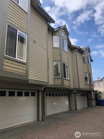 715 N 43rd St, Seattle, WA 98103