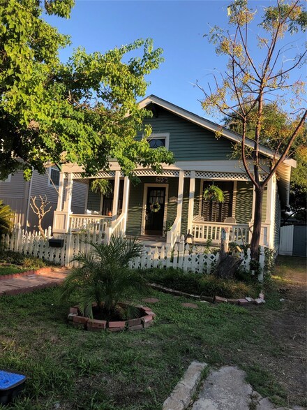 3327 Avenue O 1 2, Galveston, TX 77550