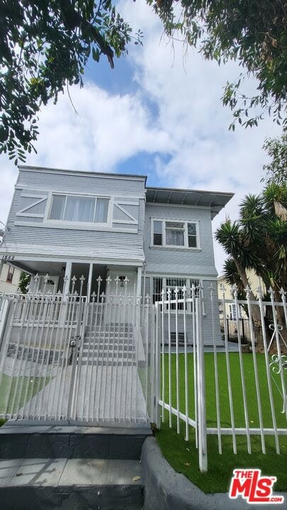1852 W 11th St, Los Angeles, CA 90006