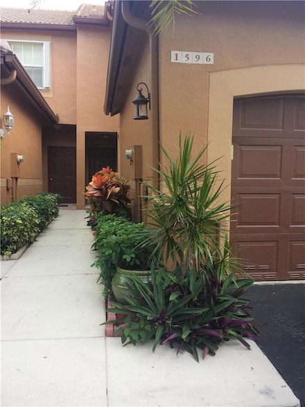 1596 Coronado Rd, Weston, FL 33327