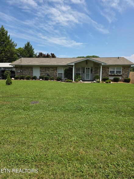 496 Sunset Dr, Sparta, TN 38583
