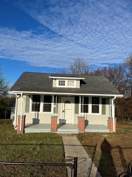 164 Starling Ave, Danville, VA 24540