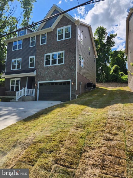 18518 Old Triangle Rd, Triangle, VA 22172