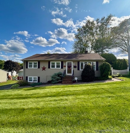 142 Radnor Ln, Oakville, CT 06779