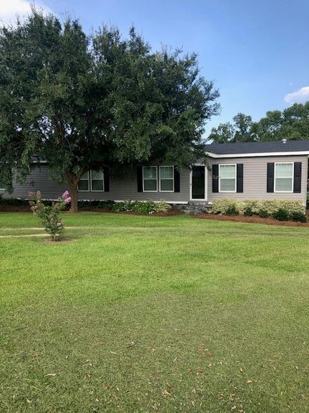 351 Glem Dr, Thomasville, GA 31757
