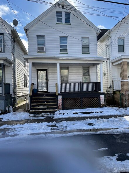 34 Delafield St, New Brunswick, NJ 08901