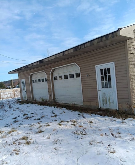 1996 Allegheny Rd, Manns Choice, PA 15550