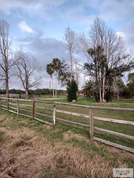 21429 Centerline Rd, Rio Hondo, TX 78583