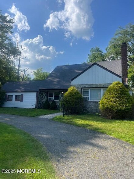 411 Brookside Ave, Oakhurst, NJ 07755