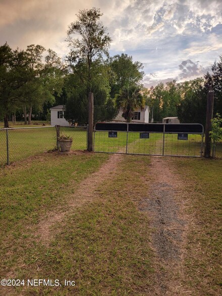 10411 Turpin Ave, Hastings, FL 32145
