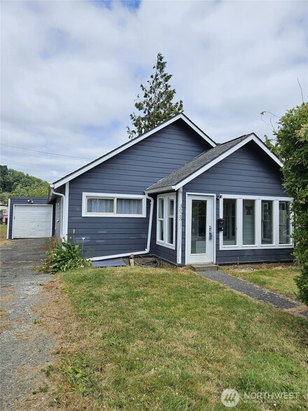 3023 Aberdeen Ave, Hoquiam, WA 98550