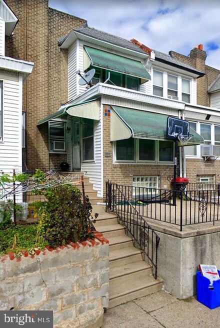 6515 Dorel St, Philadelphia, PA 19142