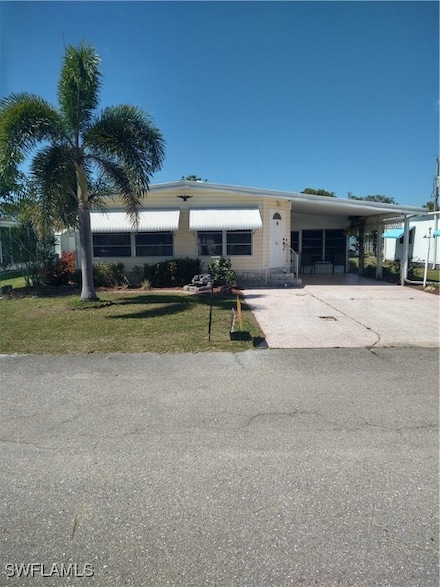 851 Holly Berry Ct, North Fort Myers, FL 33917