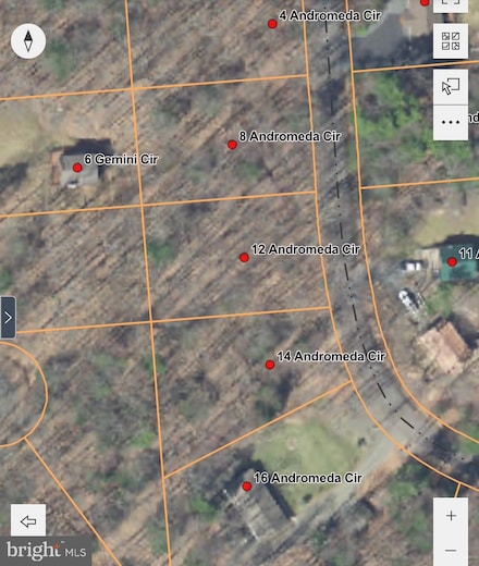 12 Andromeda Cir, Indian Rocks, PA 18436