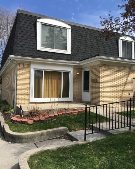 29828 City Center Dr Unit 1, Warren, MI 48093