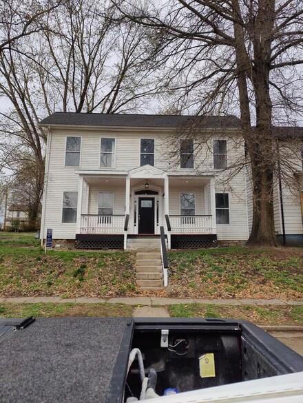 215 Corwin Ave, Zanesville, OH 43701