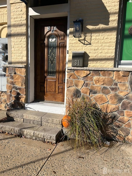 31 W Main St Unit UPPER, Englishtown, NJ 07726