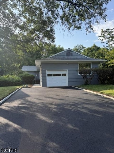 785 Ridgewood Rd, Millburn, NJ 07041