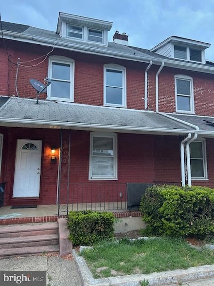 531 Kossuth St, Riverside, NJ 08075