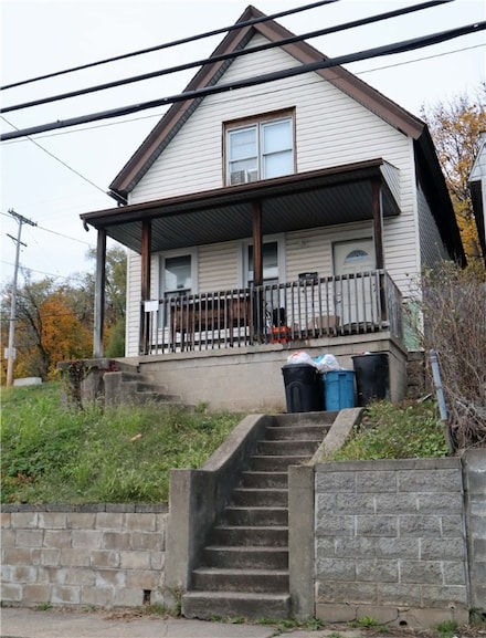 830 Frank St, Mc Kees Rocks, PA 15136