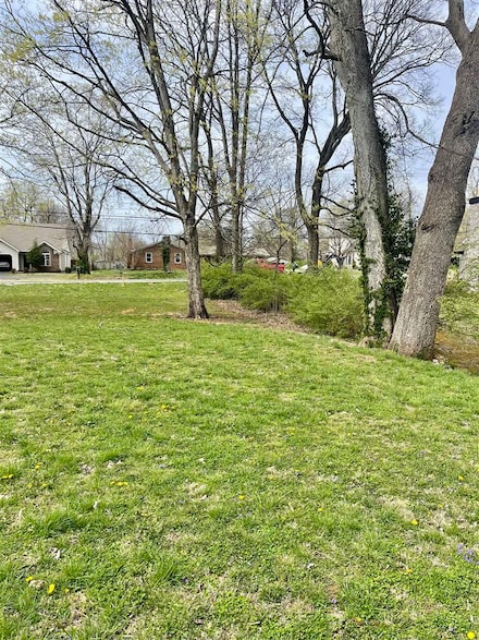 1656 Smallhouse Rd, Bowling Green, KY 42104